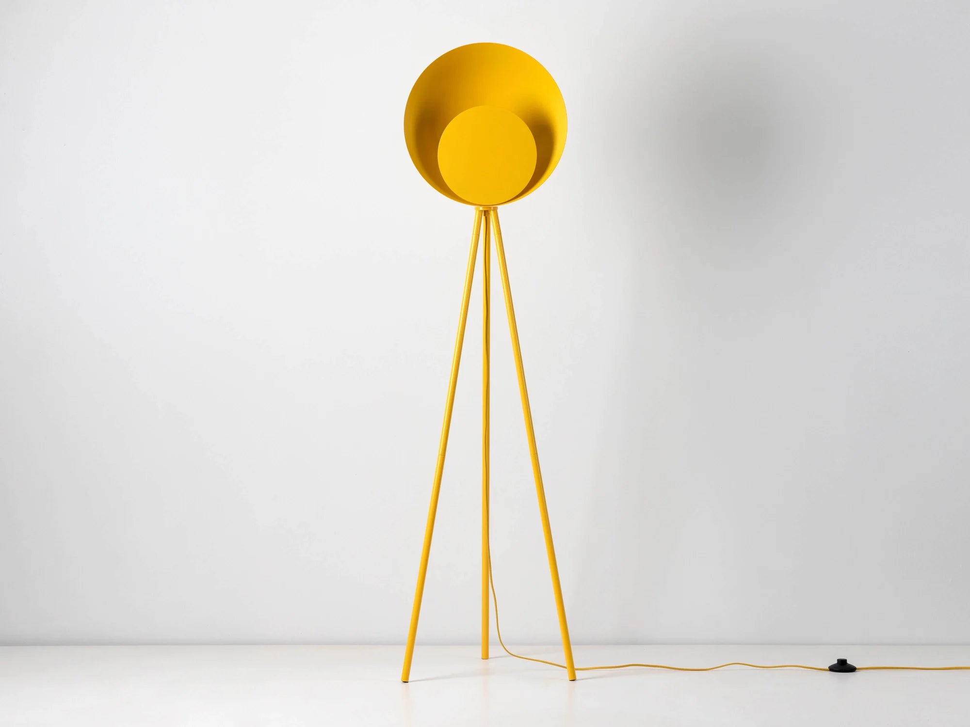 Metal Floor Lamp with a Matte Black Finish for a Sleek Lookhouseof. Diffuser Floor Lamp in Yellow