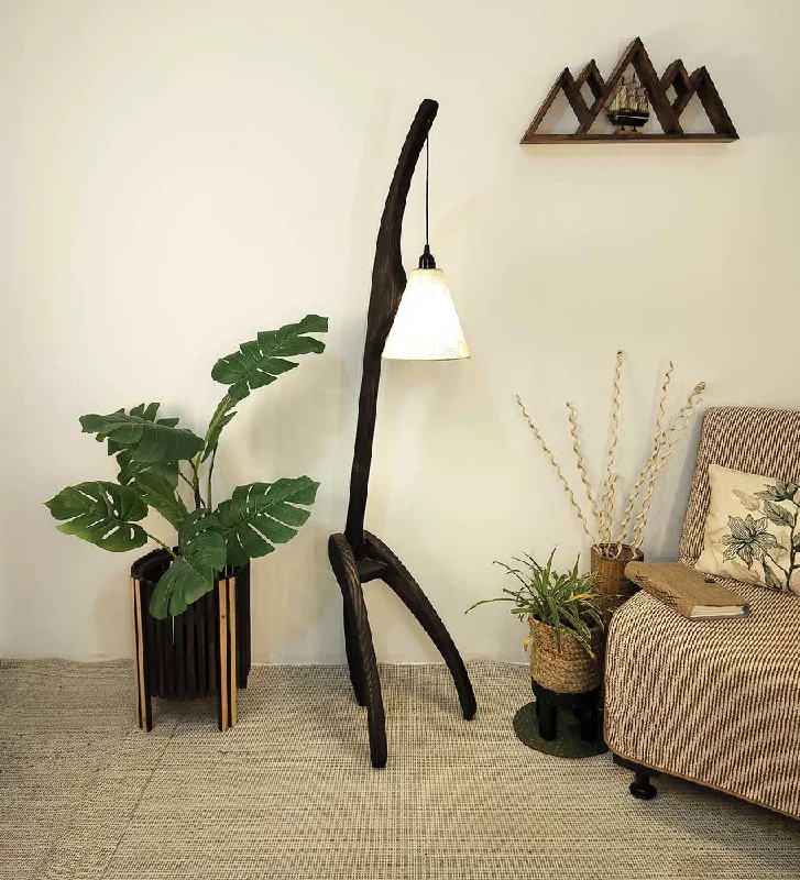 Fabric Floor Lamp with a Linen Shade for a Relaxed AestheticSpecies Wooden Floor Lamp with Brown Base and Jute Fabric Lampshade