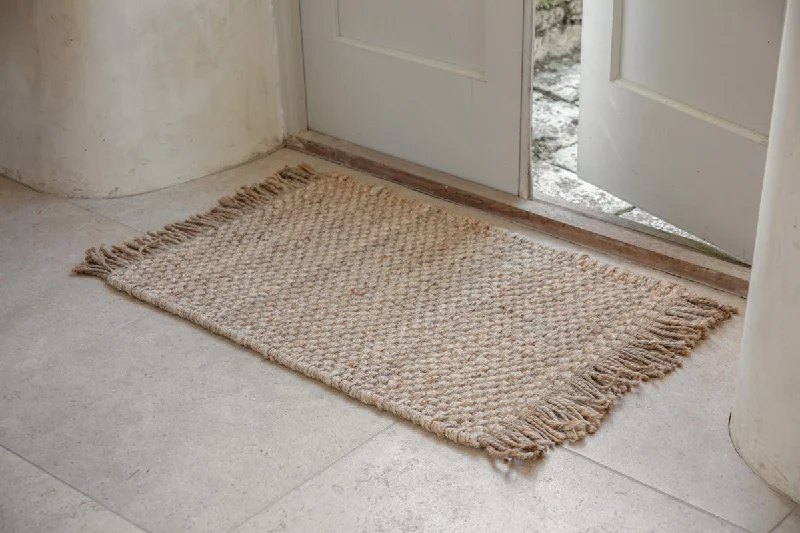 Industrial Style Ceiling Lights with Exposed Bulbs and Metal CagesTunda Jute Doormat - Natural